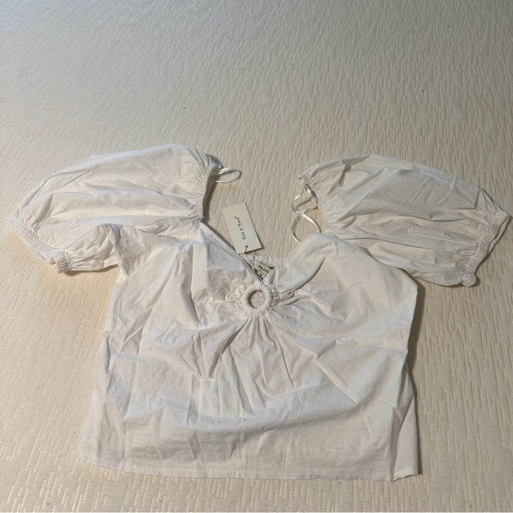 SIM & SAM White Puff Sleeve Blouse